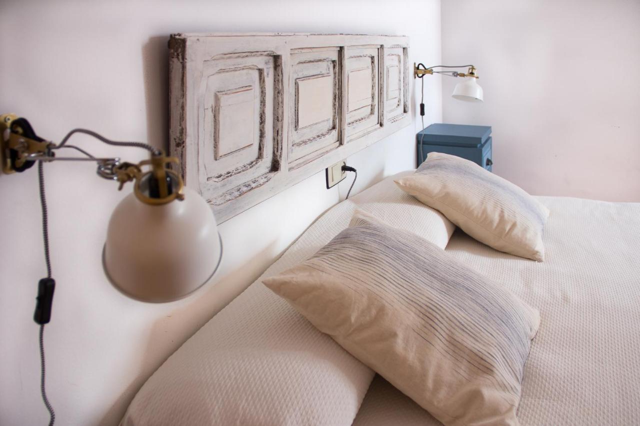 Hostal El Pozo Чулиля Екстериор снимка