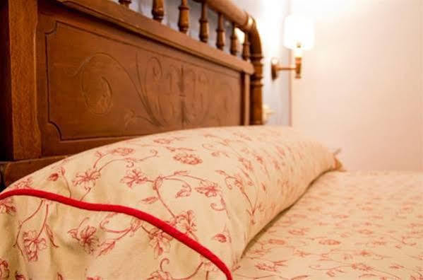 Hostal El Pozo Чулиля Екстериор снимка