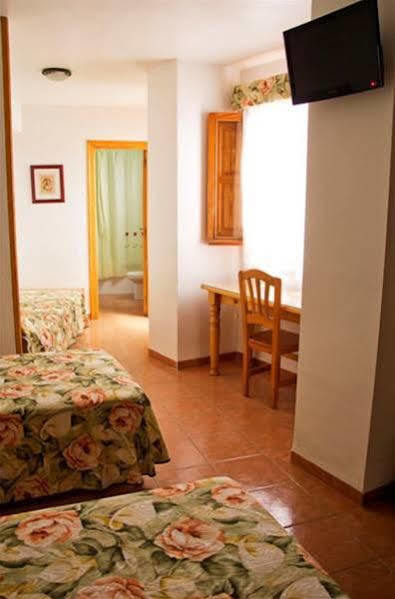 Hostal El Pozo Чулиля Екстериор снимка